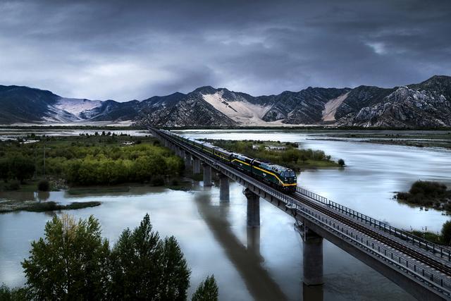 这些中国最美的铁路路上的风景就已经令人迷醉