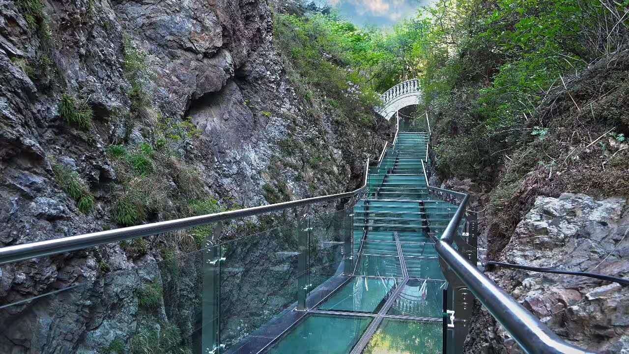 营口赤山玻璃栈道