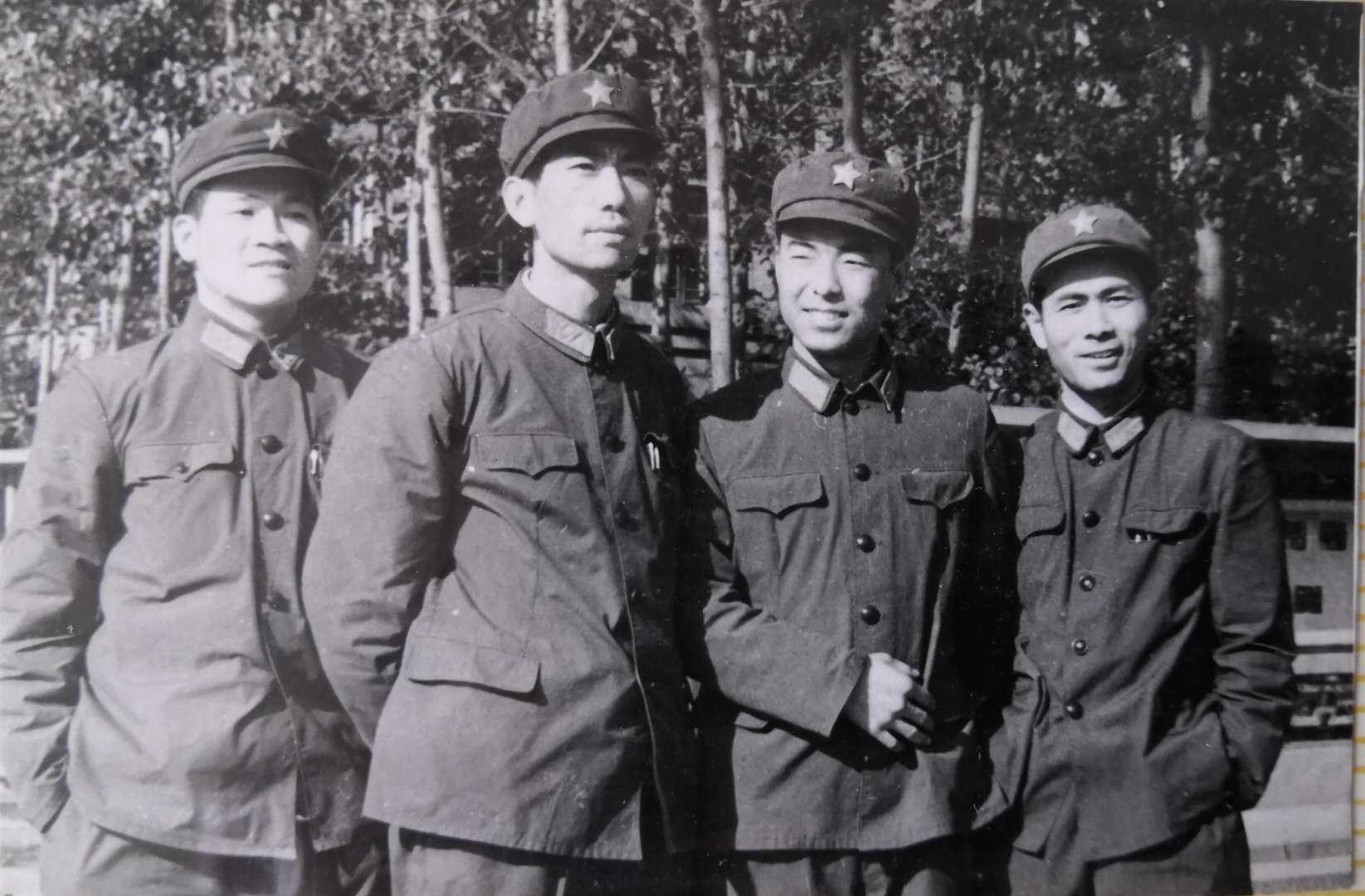 铁道兵美术组的老照片