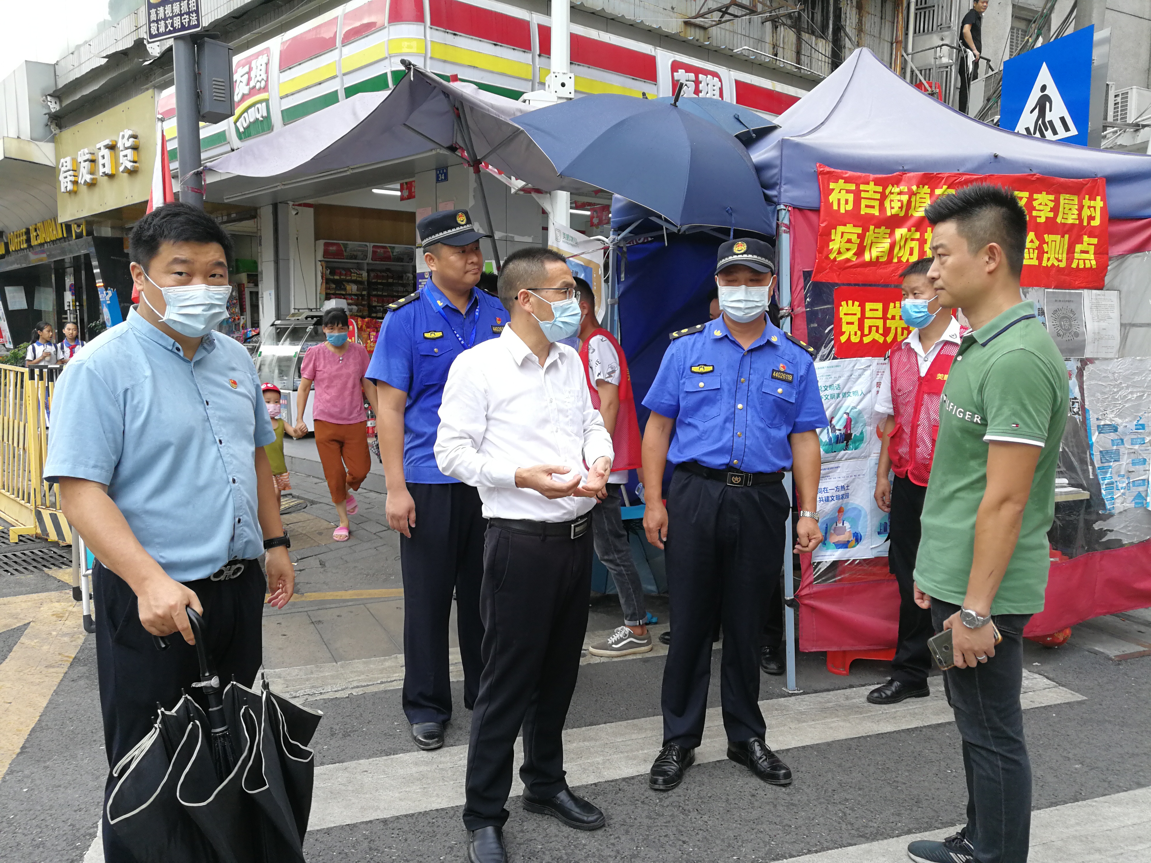 【布吉街道执法队"断腿行动"早介入"猫鼠同步"严执法—占道经营