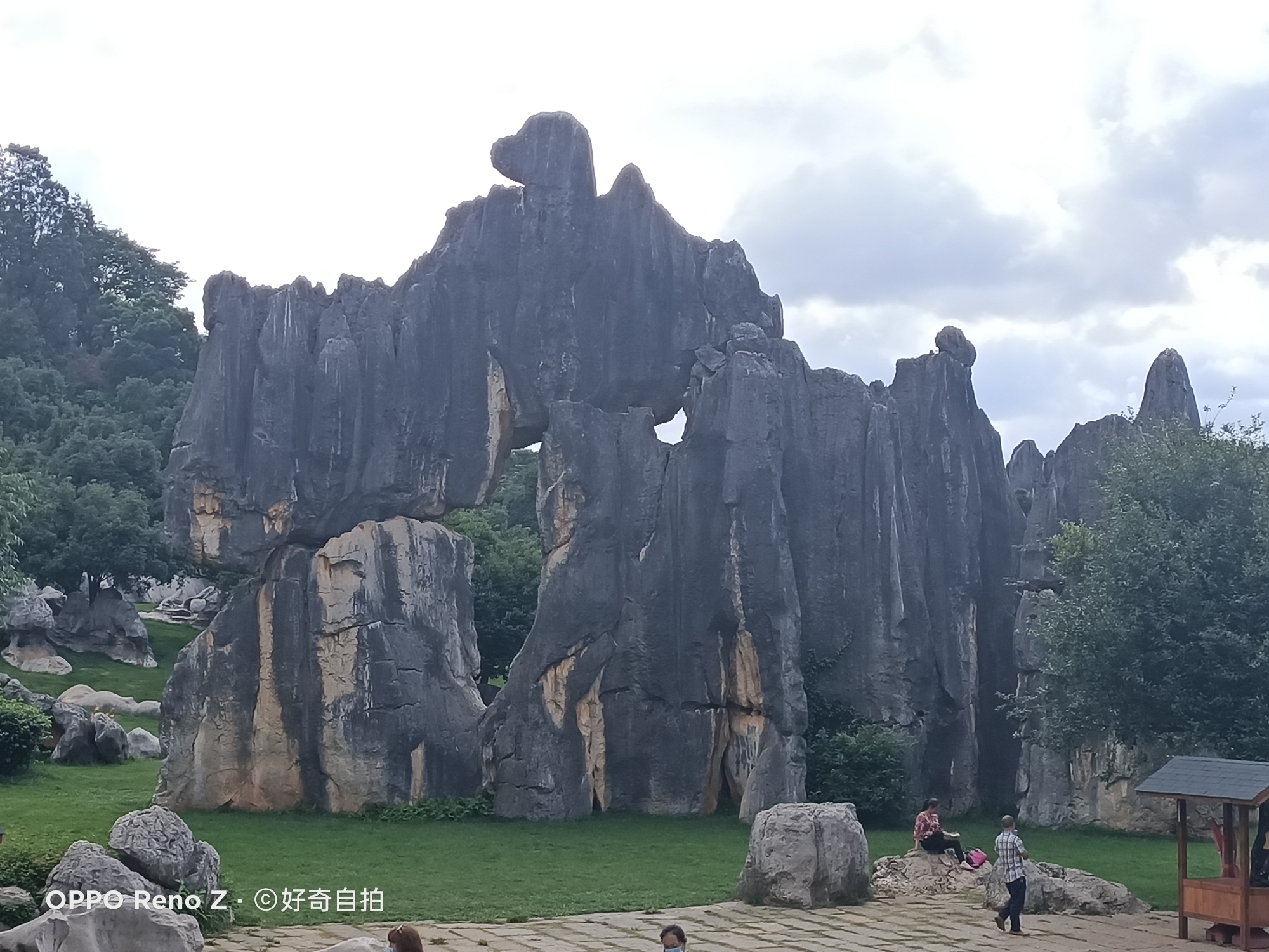 昆明市石林风景区,喀斯特地貌,5a景区,被誉为"天下第一奇观,列入