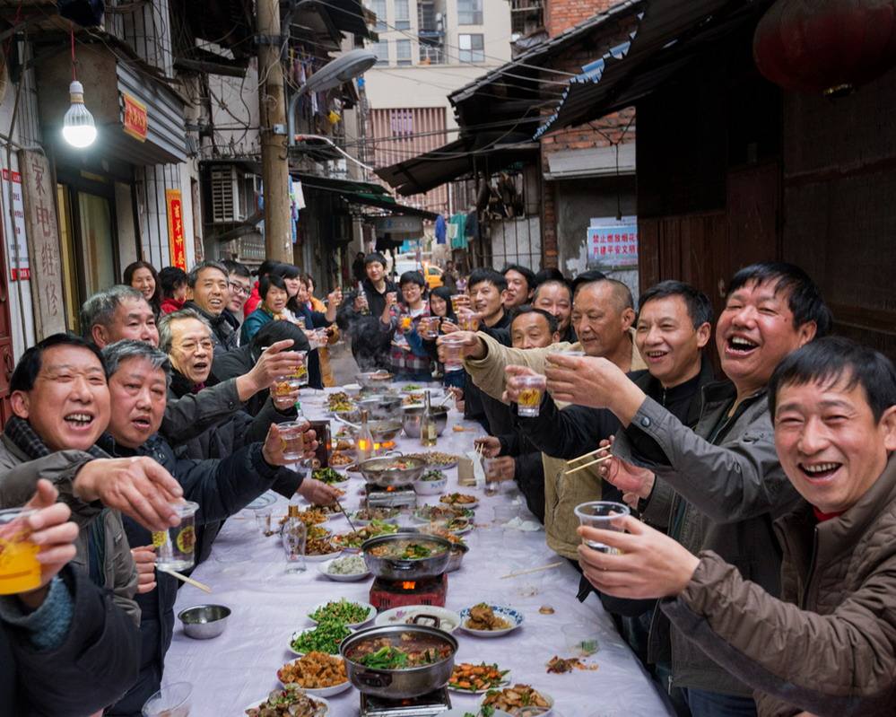 不管年味淡还是浓,过年都需要一种仪式感和烟火气