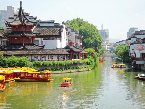 小桥流水美如画,静谧含情仙境韵 千年古街在临江,紫阳风情美名扬.