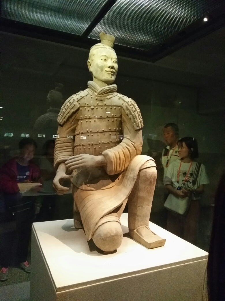 跪射俑