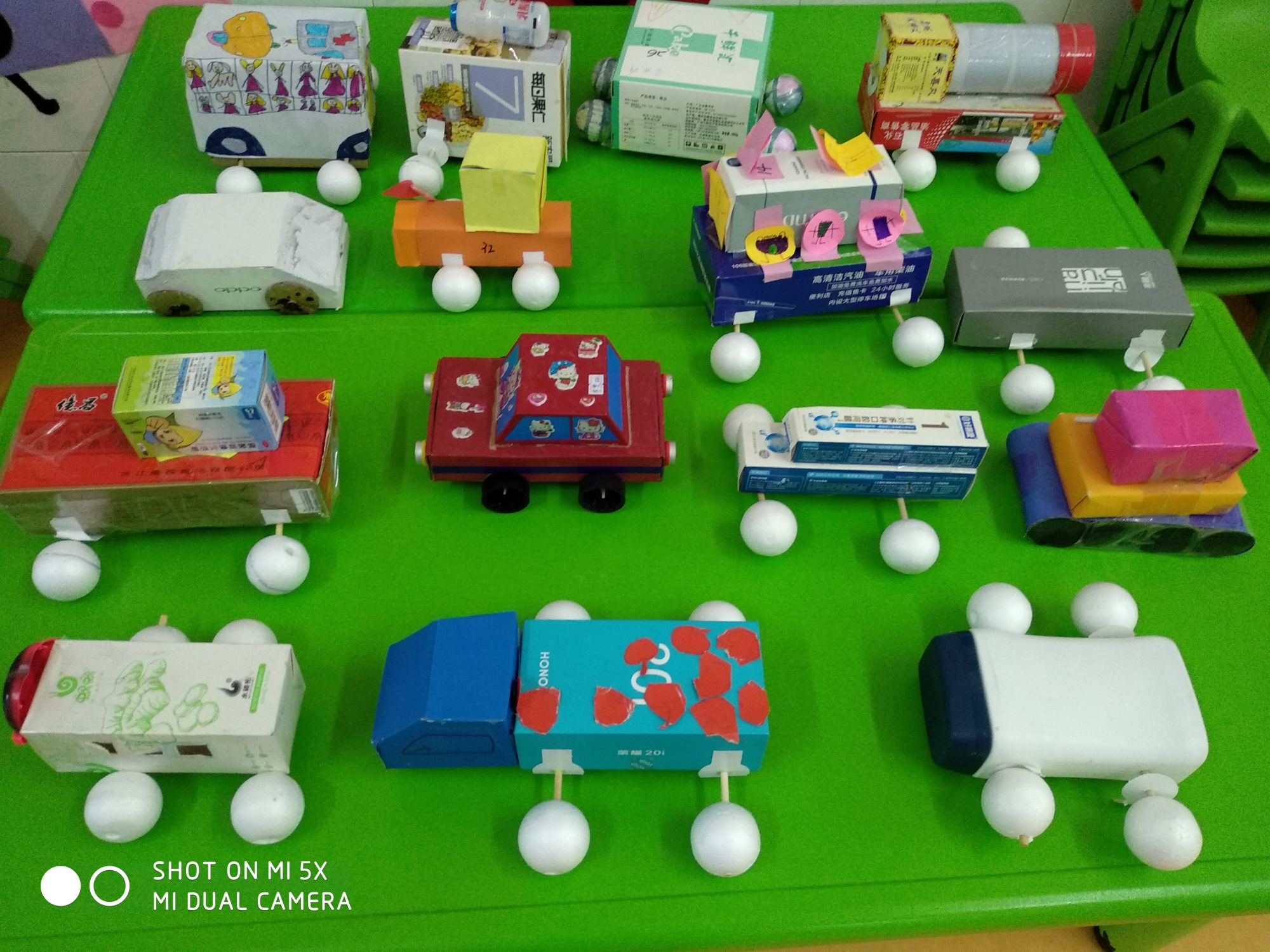 亲子手工制作——玩具车,家长们好厉害哟!