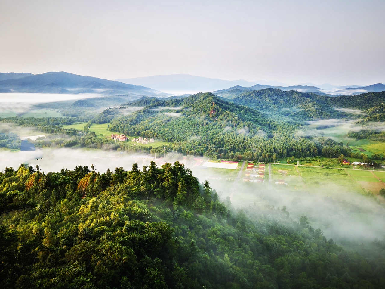 伊春桃山悬羊峰风光