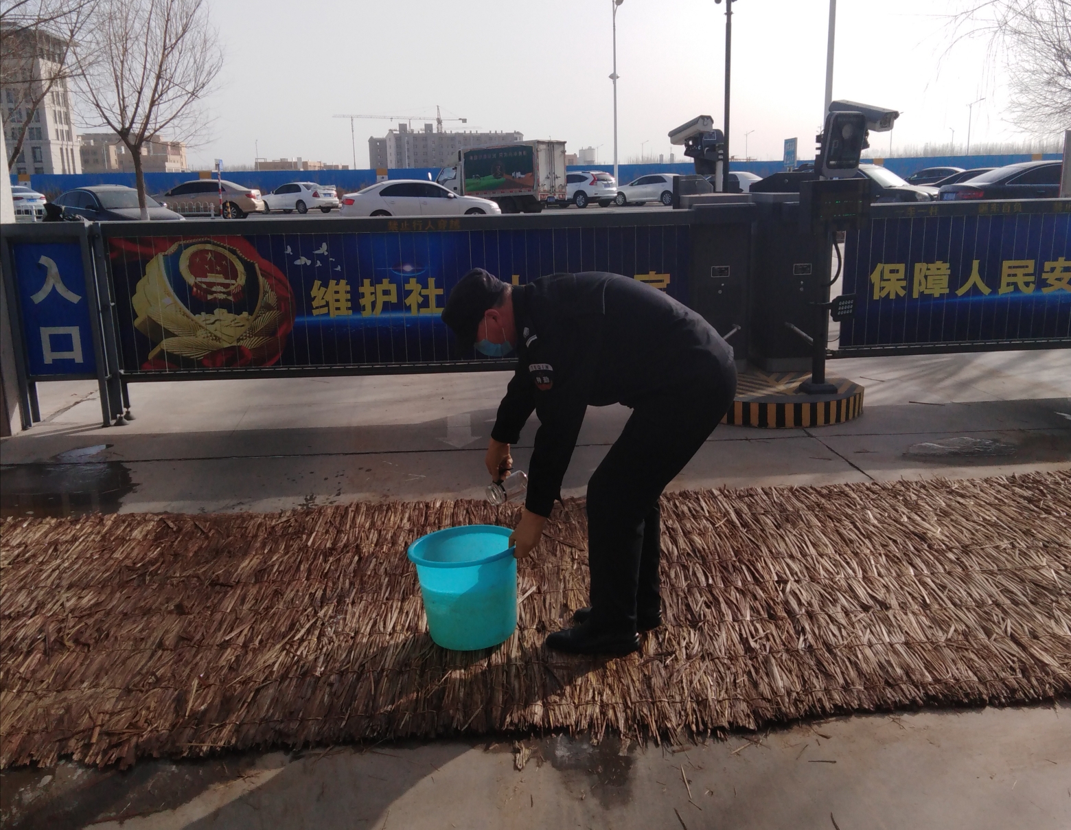 在疫情中守初心,在防控中担使命