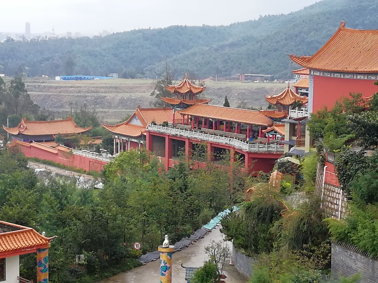 赵放岚文集诗歌欣赏游昆明虚宁寺
