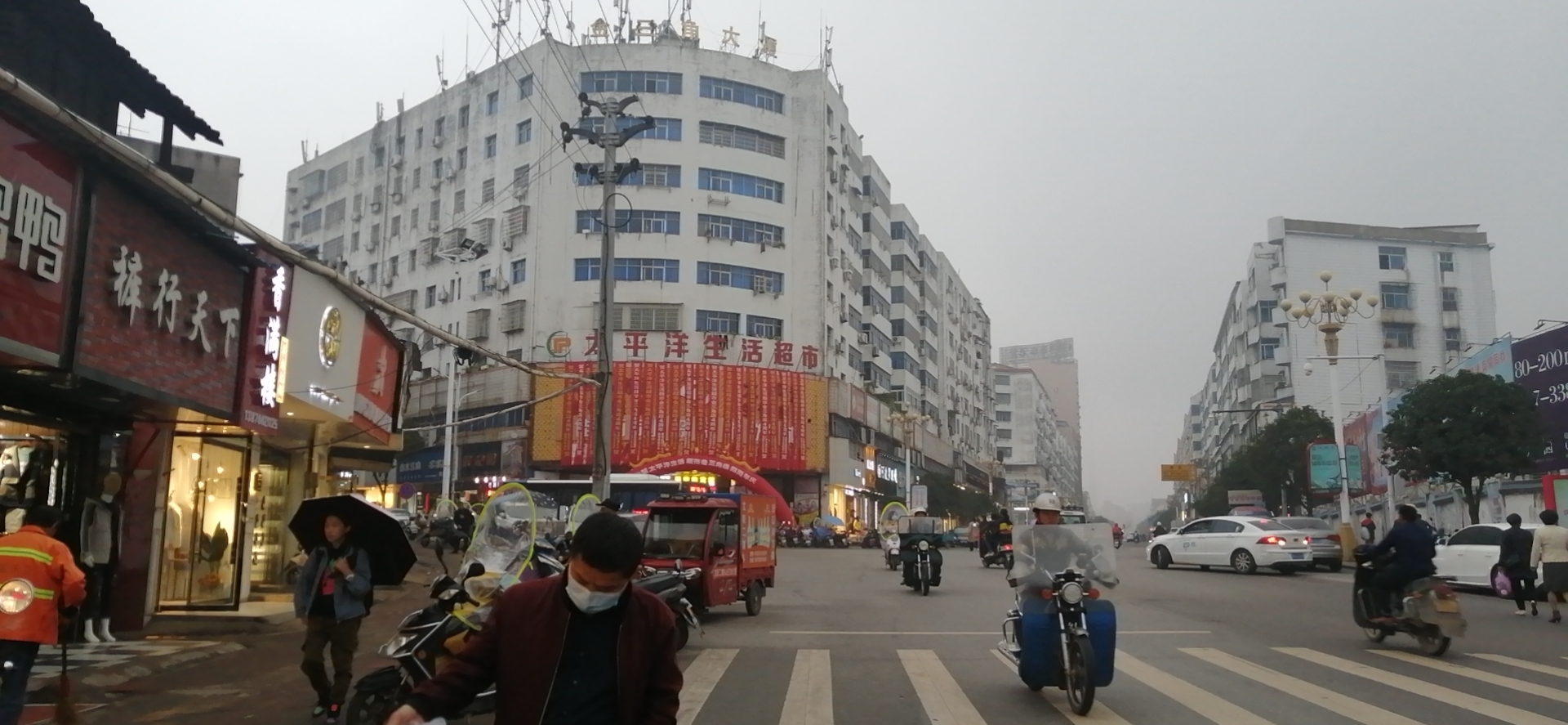 江西贵溪市茨茡弄解元坊穿心街南大街旧城拆迁老城墙改造建设中