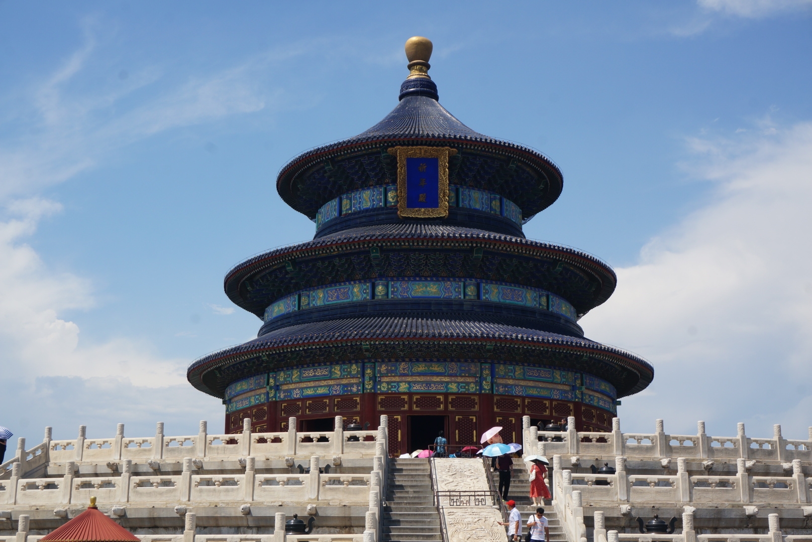 天坛是皇帝祭天神的地方,位于北京东城区天坛路.