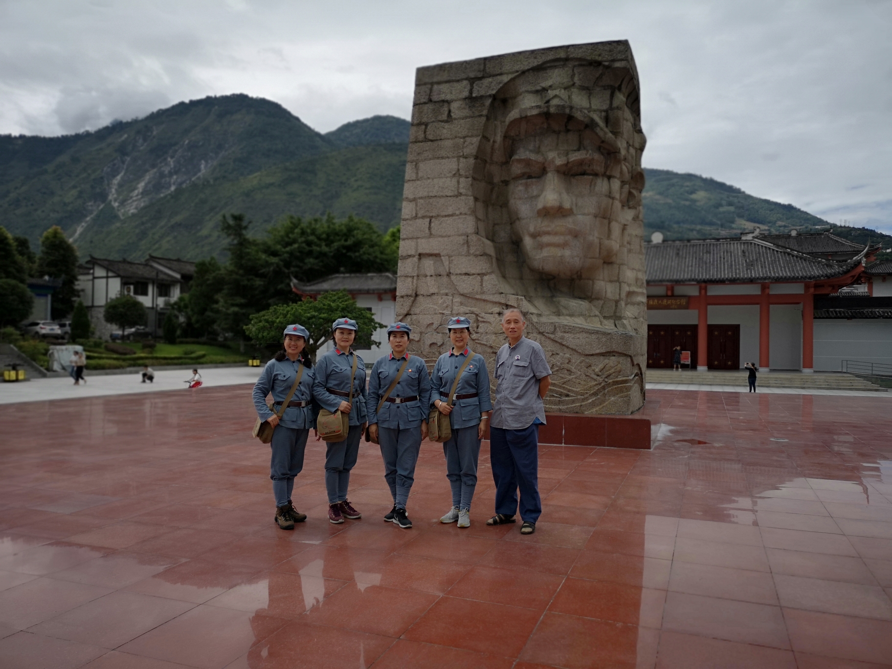 安顺场红军强渡大渡河纪念地 安顺场地处大渡河中游,是大渡河畔的一个