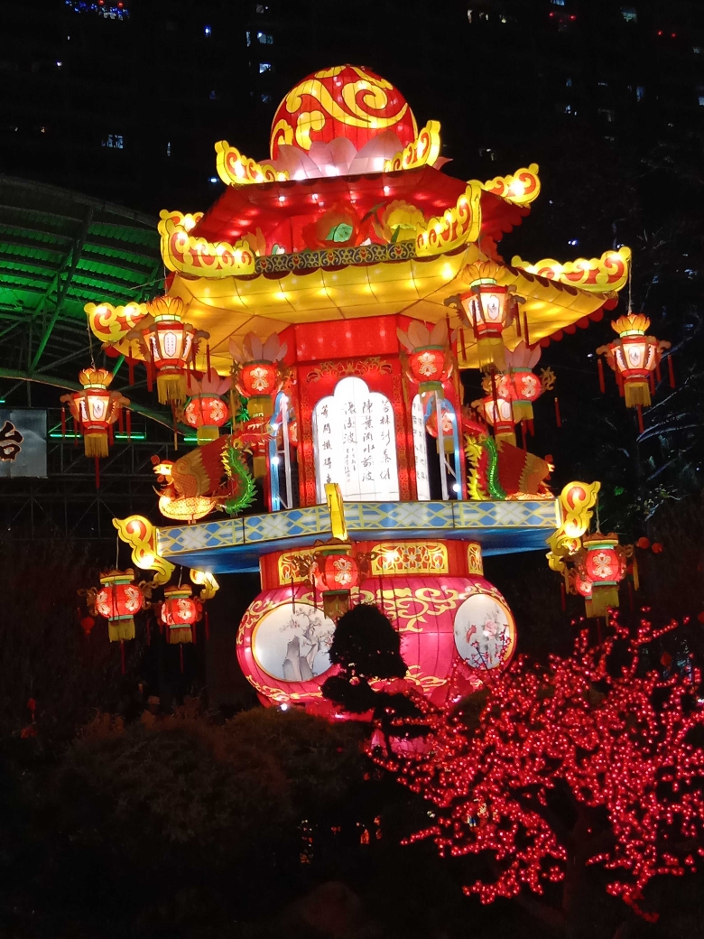 3万老广挤爆广州文化公园,观看2019元宵花灯