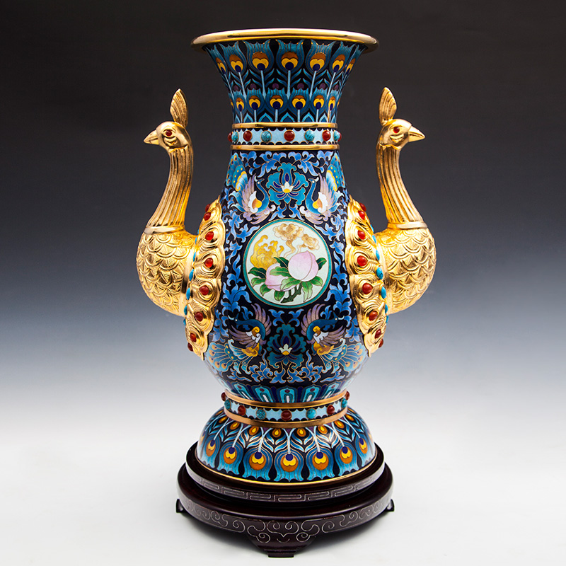 戴嘉林景泰蓝《雀之翎》造型独特,散发尊贵吉祥高雅气质,有收藏价值
