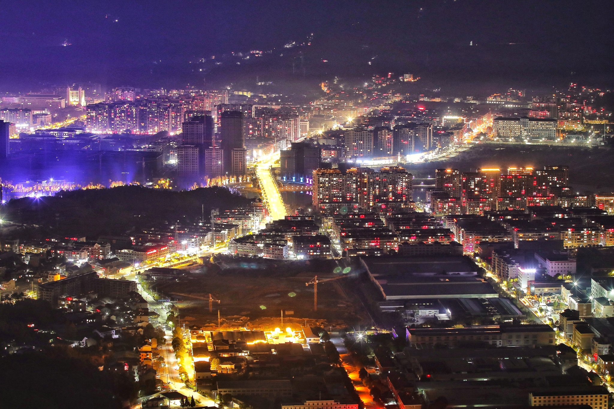 山城龙泉夜景