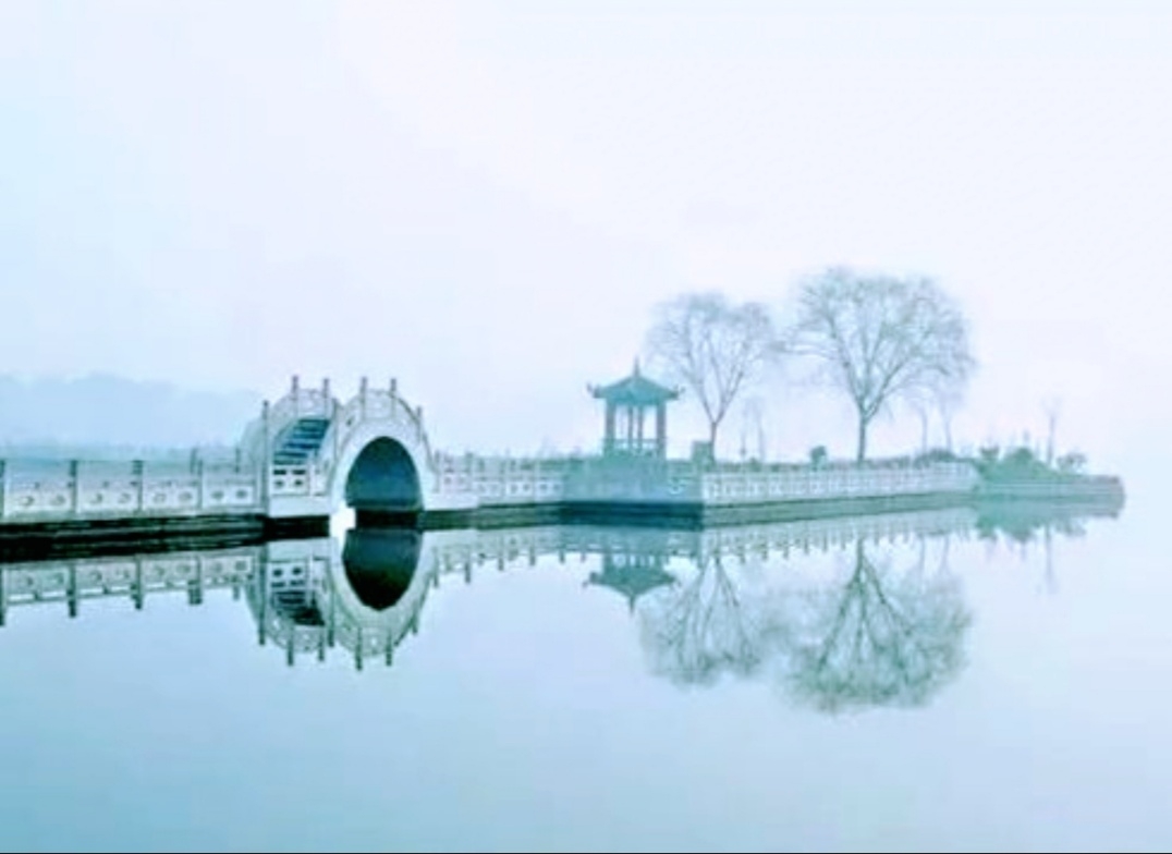 注:灞桥在今陕西省西安市城区东十公里灞水上.