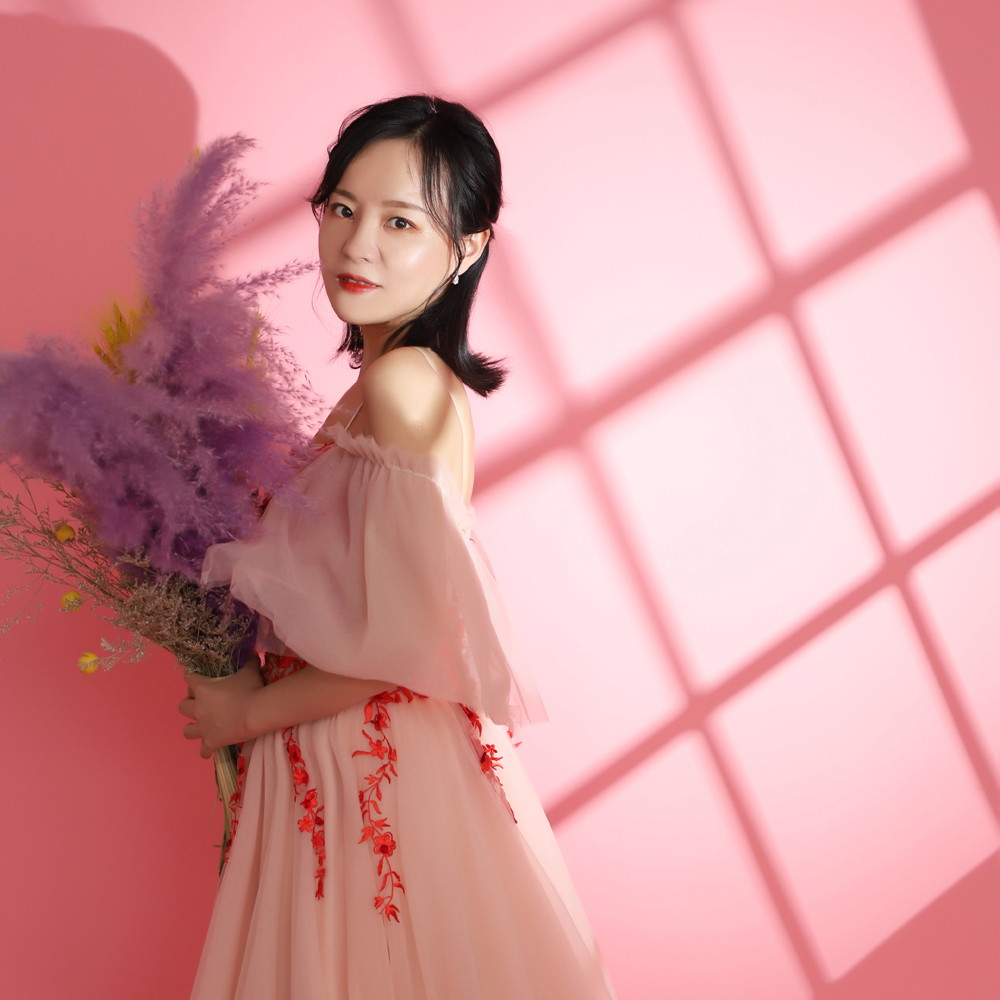 兰婷妙雅,华语女歌手,2020推出首张国语流行单曲《弦音寄相思》等.
