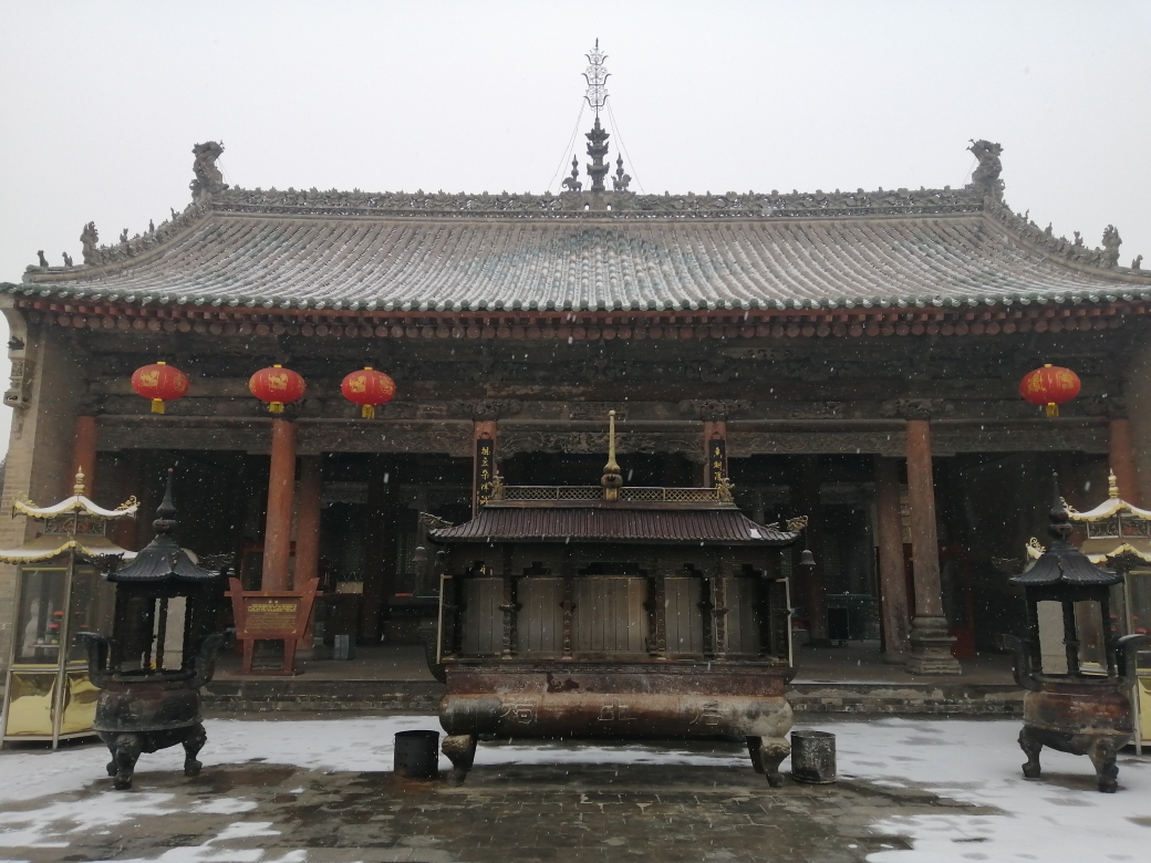因为这是万泉扶贫灯笼制作有限公司首次给娘娘庙提供的灯笼,由景区