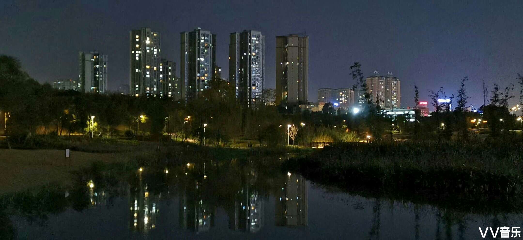 晚霞图片来自:大美仁寿,袁林春 夜景图片来自:袁林春 特别声明:本文