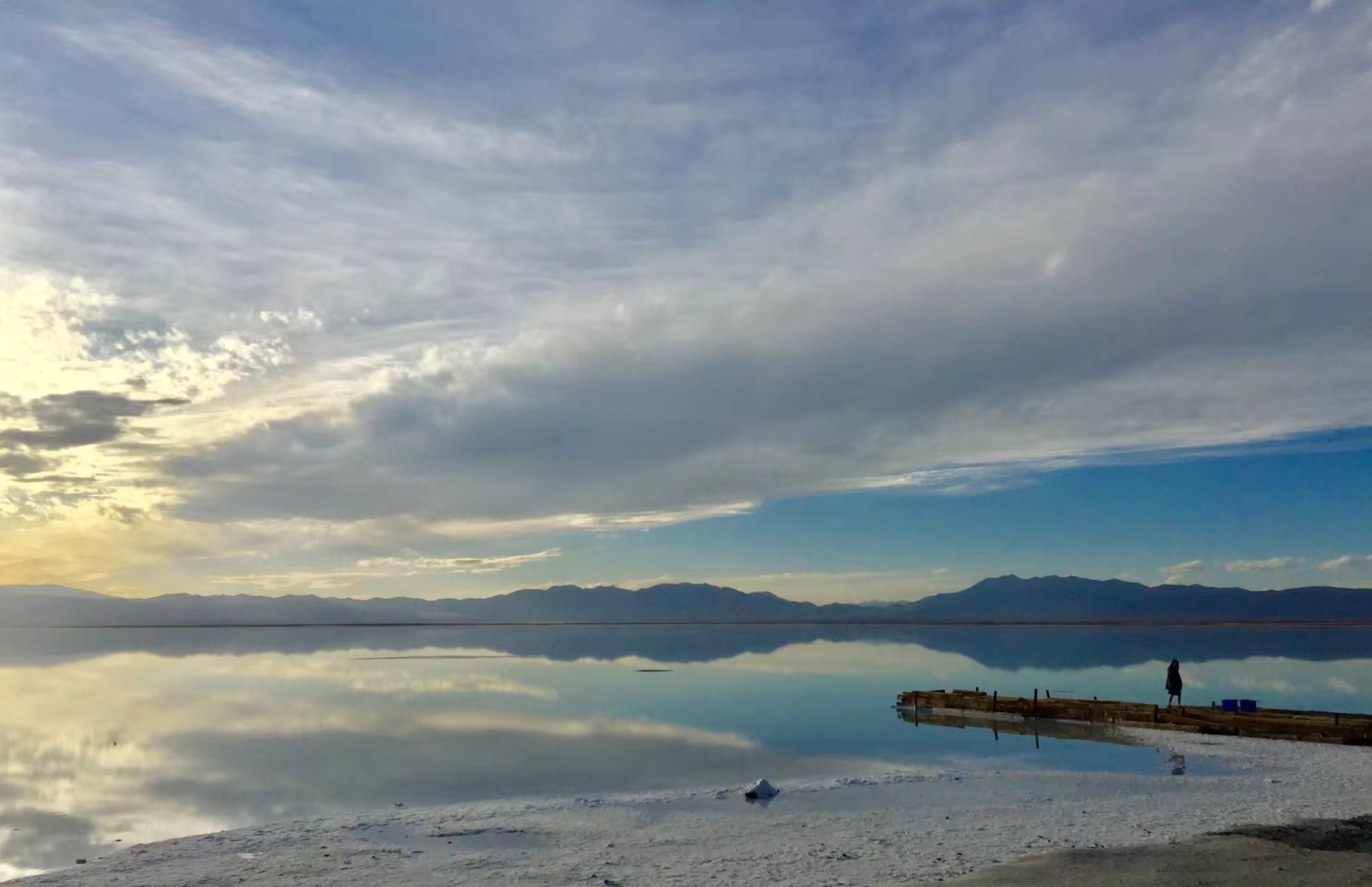 茶卡盐湖天空之境什么时候可以看日出_茶卡盐湖一号景区和茶卡盐湖天空之镜有何区别