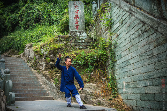 探秘道教圣地武当山,现神秘高人亮真功夫