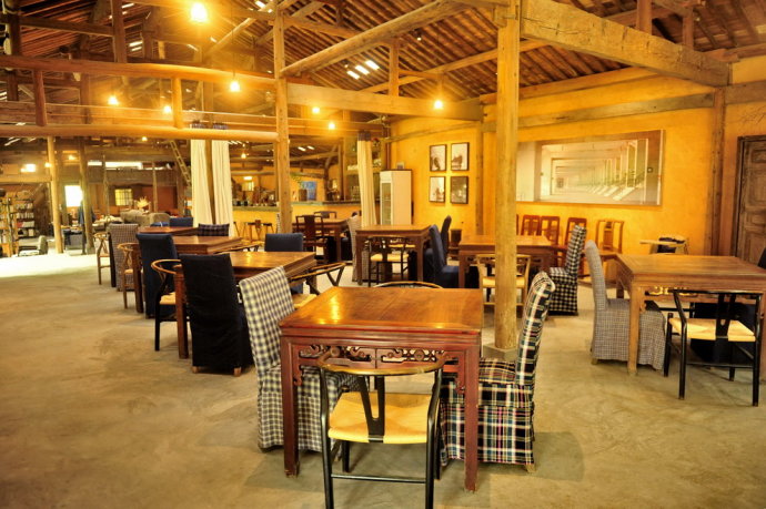 在黟县猪栏酒吧,做一只山野田园里悠闲的猪