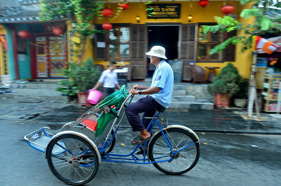 空车而去的三轮车夫