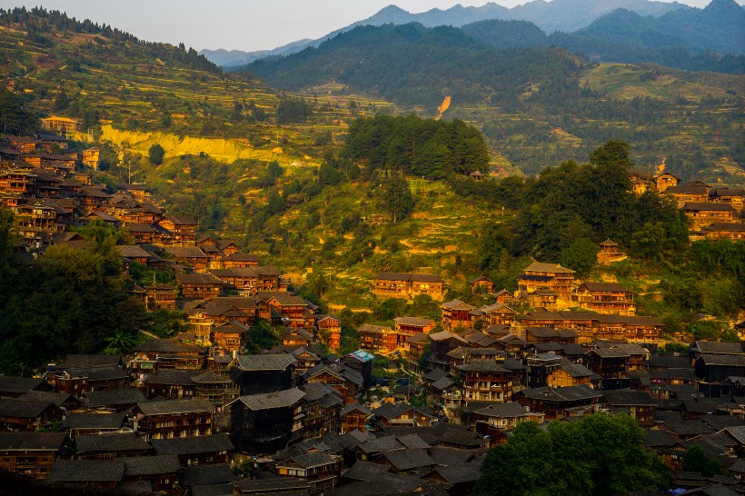 苗岭山脉,位于中国贵州省,是珠江水系与长江水系的分水岭.