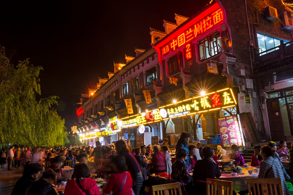 实拍镇远古镇:迷恋上你的夜色斑斓