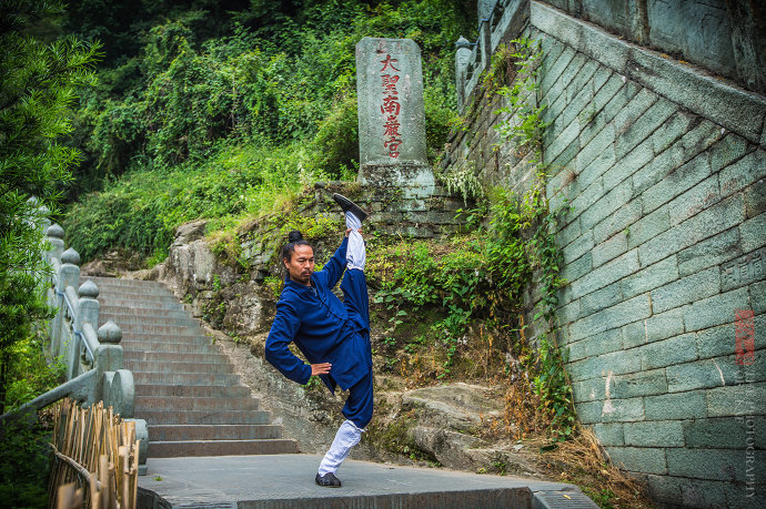 探秘道教圣地武当山,现神秘高人亮真功夫