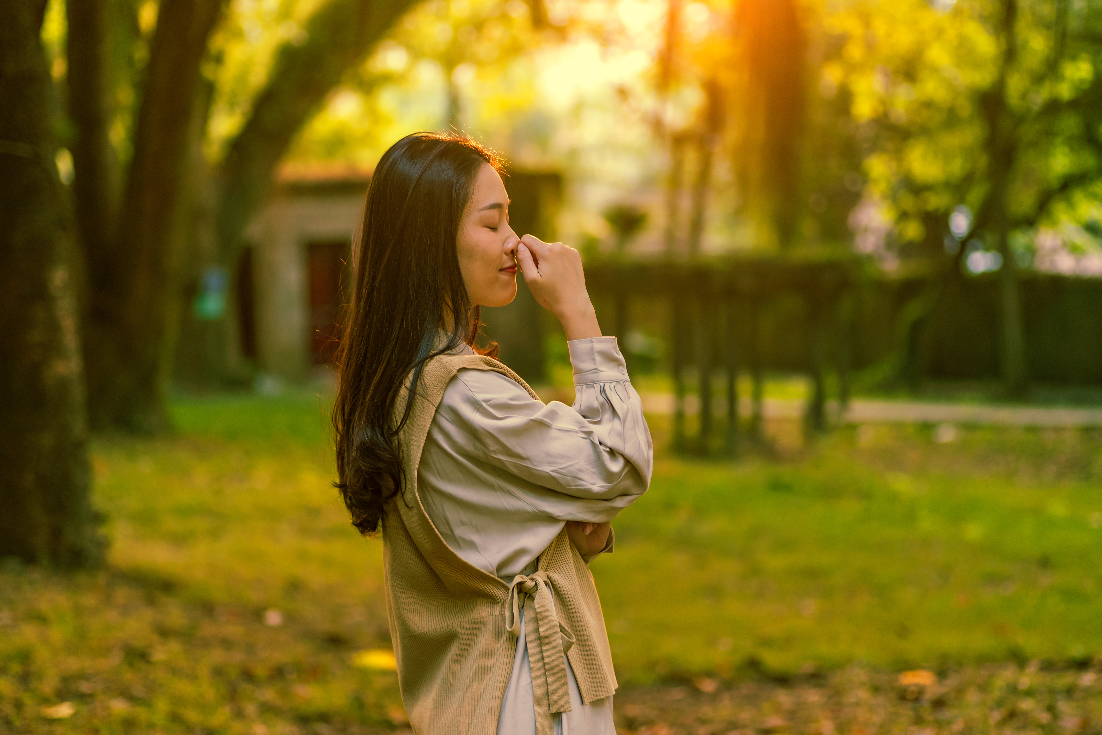 日落逆光人像的拍摄光斑有形非常漂亮