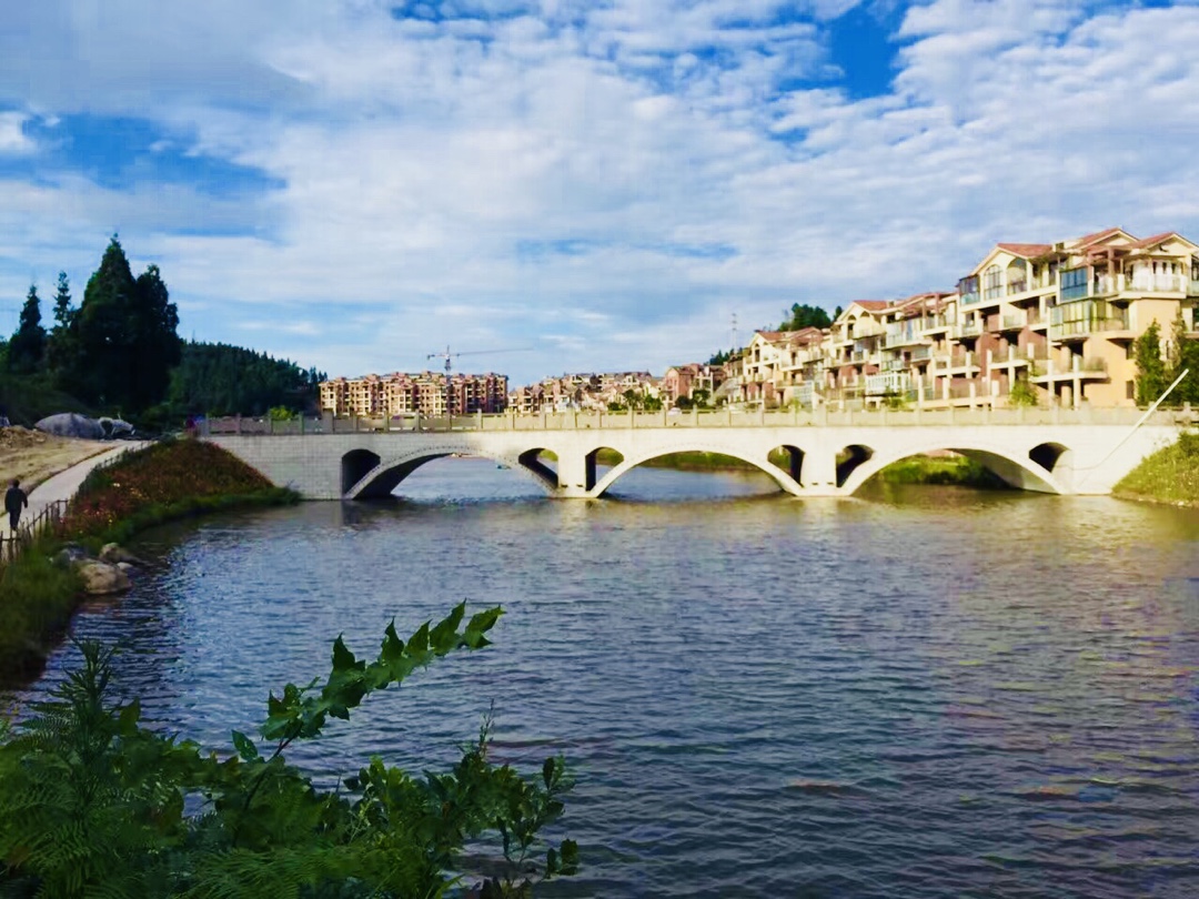 避暑好去处——江津—东胜云岭翠湖山庄!