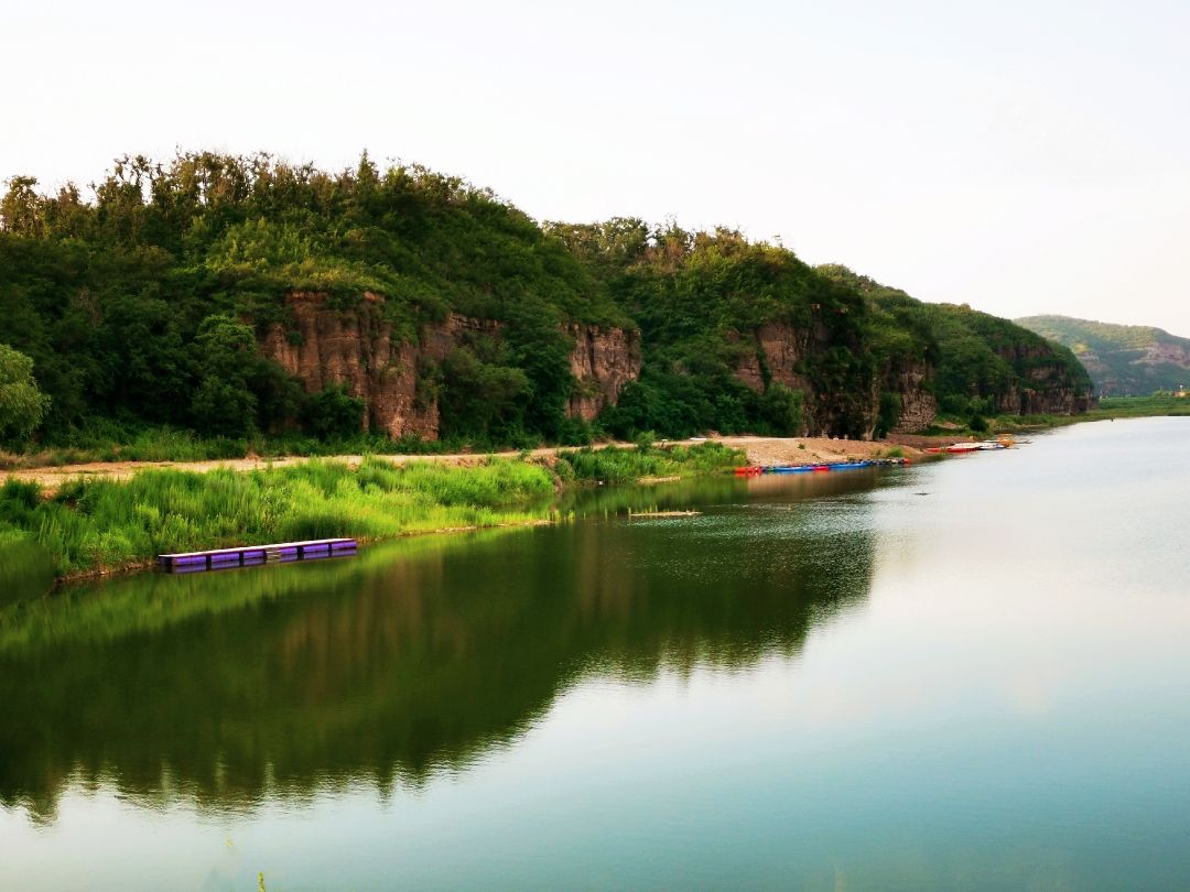 一一太子岛坐落在辽阳人的母亲河太子河之上.