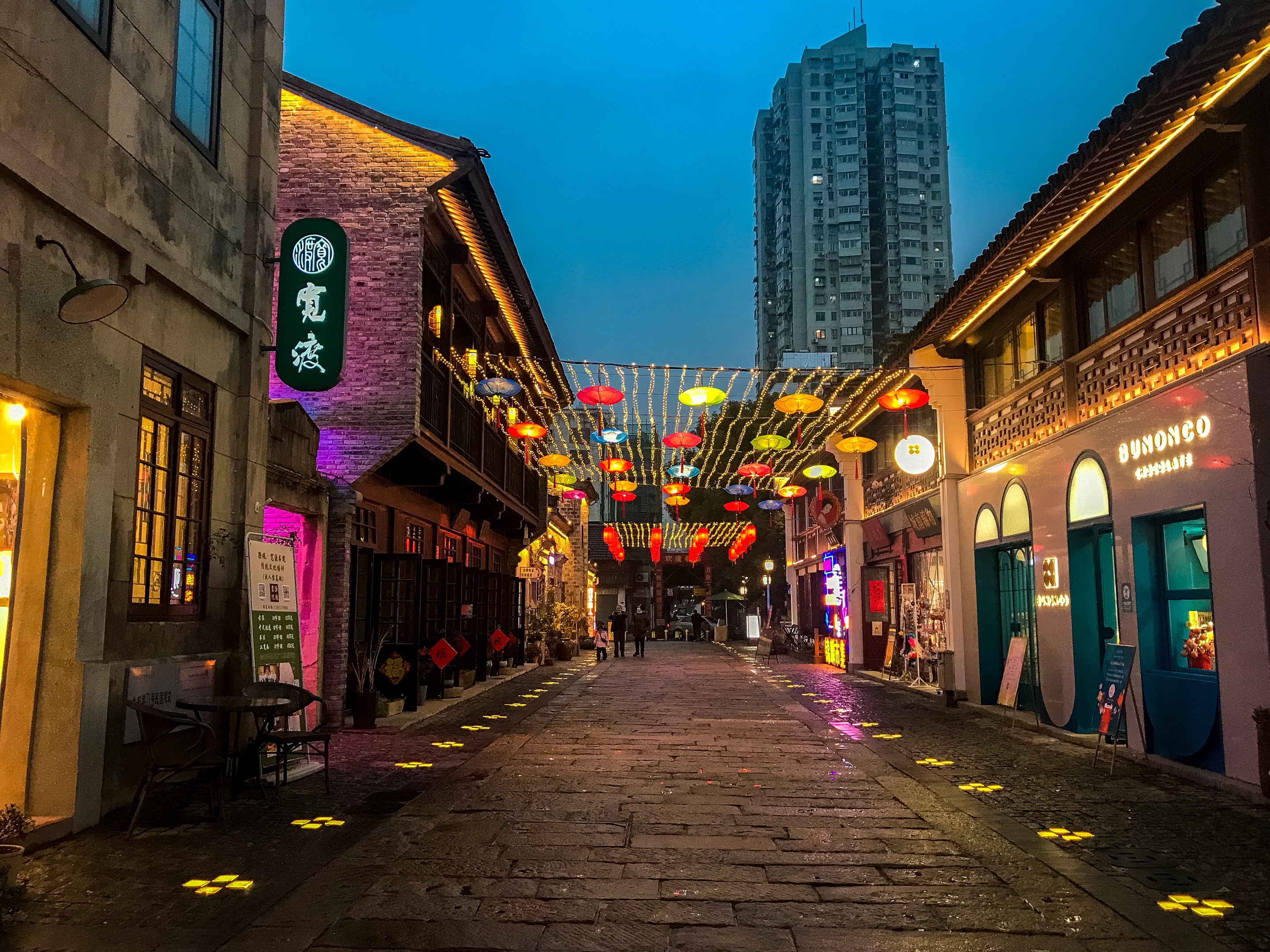 大板巷位于南京市秦淮区三山街西,南起升州路,北至绒庄街