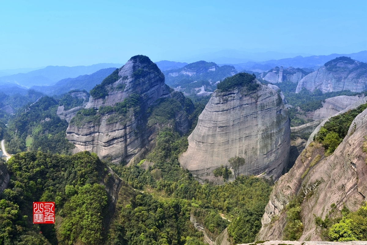 雄诗豪歌共咏 资源八角寨