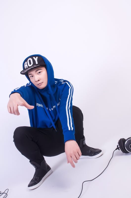 黄可门,中国内地男歌手,唱作音乐人