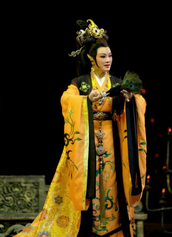 汨罗江屈原祠对联  清  李次青    万顷重湖悲去国;一江千古