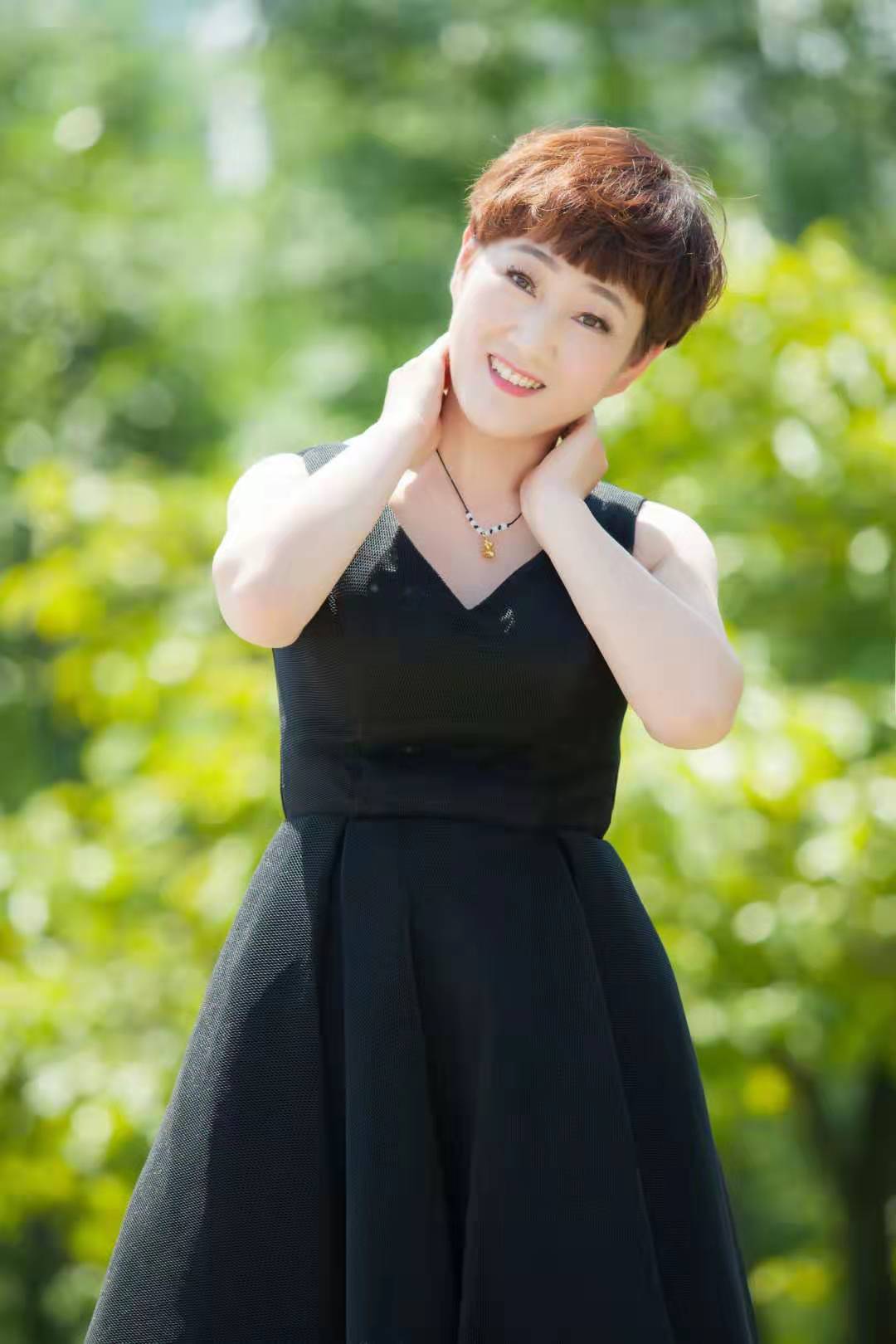 崔玉杰,1973年9月15日,家住山东省菏泽市鄄城县,从事婚礼行业,喜欢用