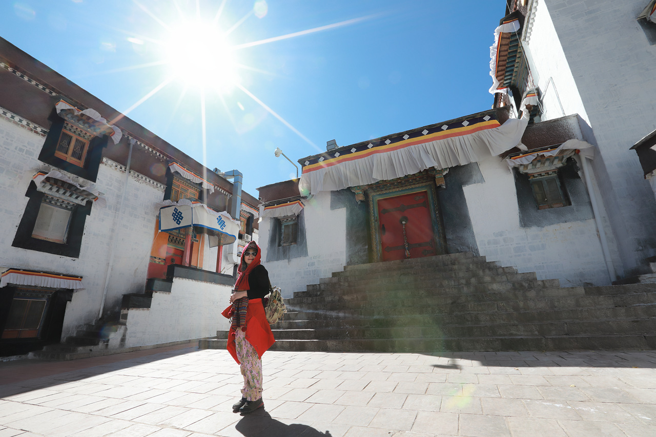 西藏——擦肩而过的距离作者:碑林路人诵读——烟尚绿