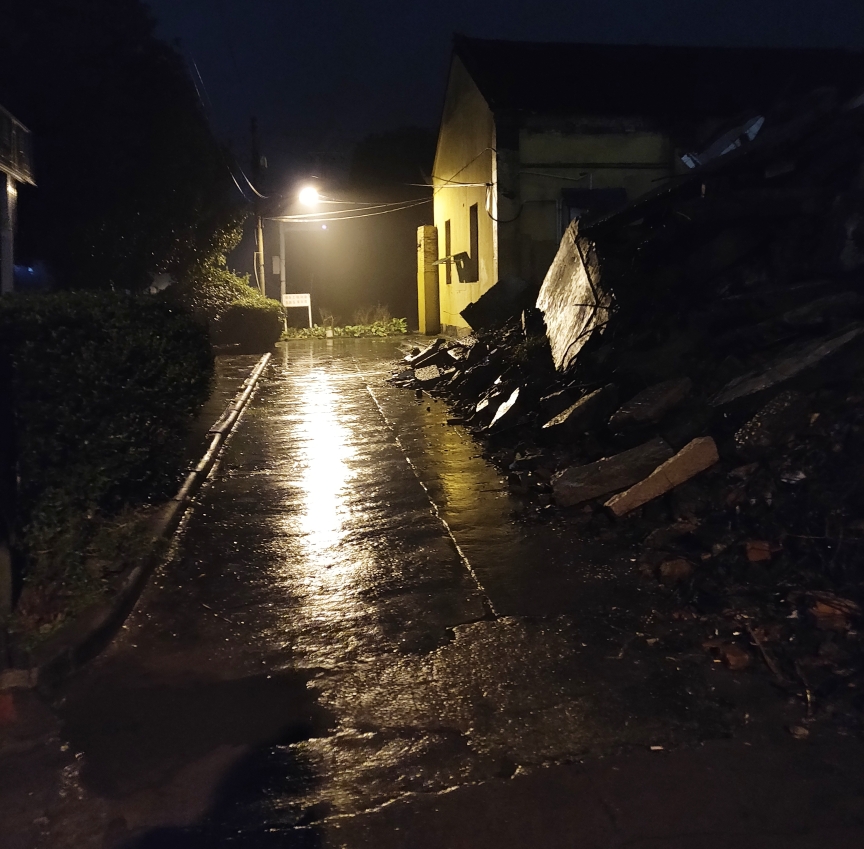 雨夜农村图片