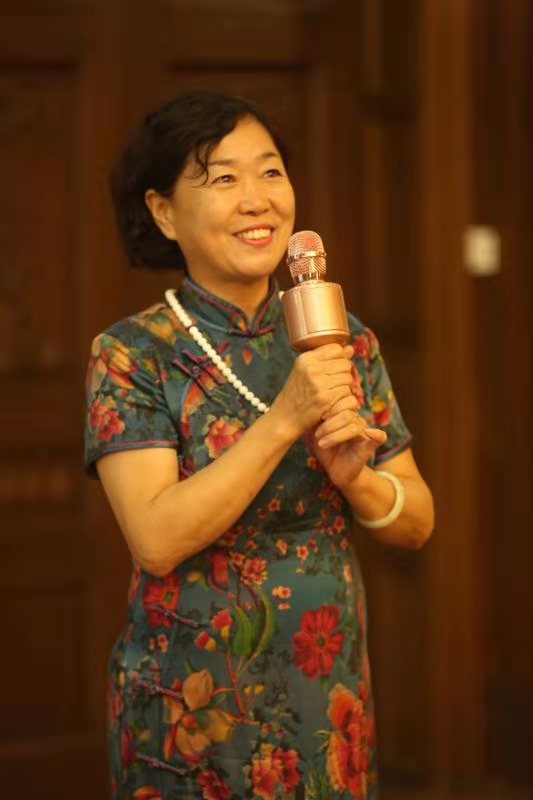 同声共抒爱国情,铿金霏玉诵中华——迎国庆师生朗诵会