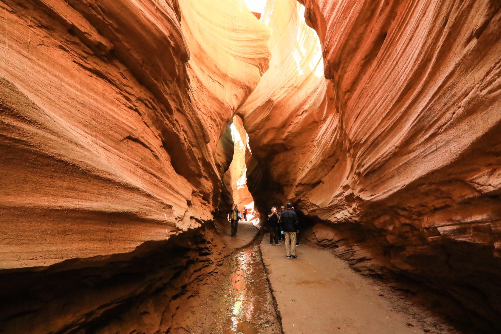 雨岔大峡谷坐落在陕西延安地区甘泉县下寺湾镇北12公里处,是