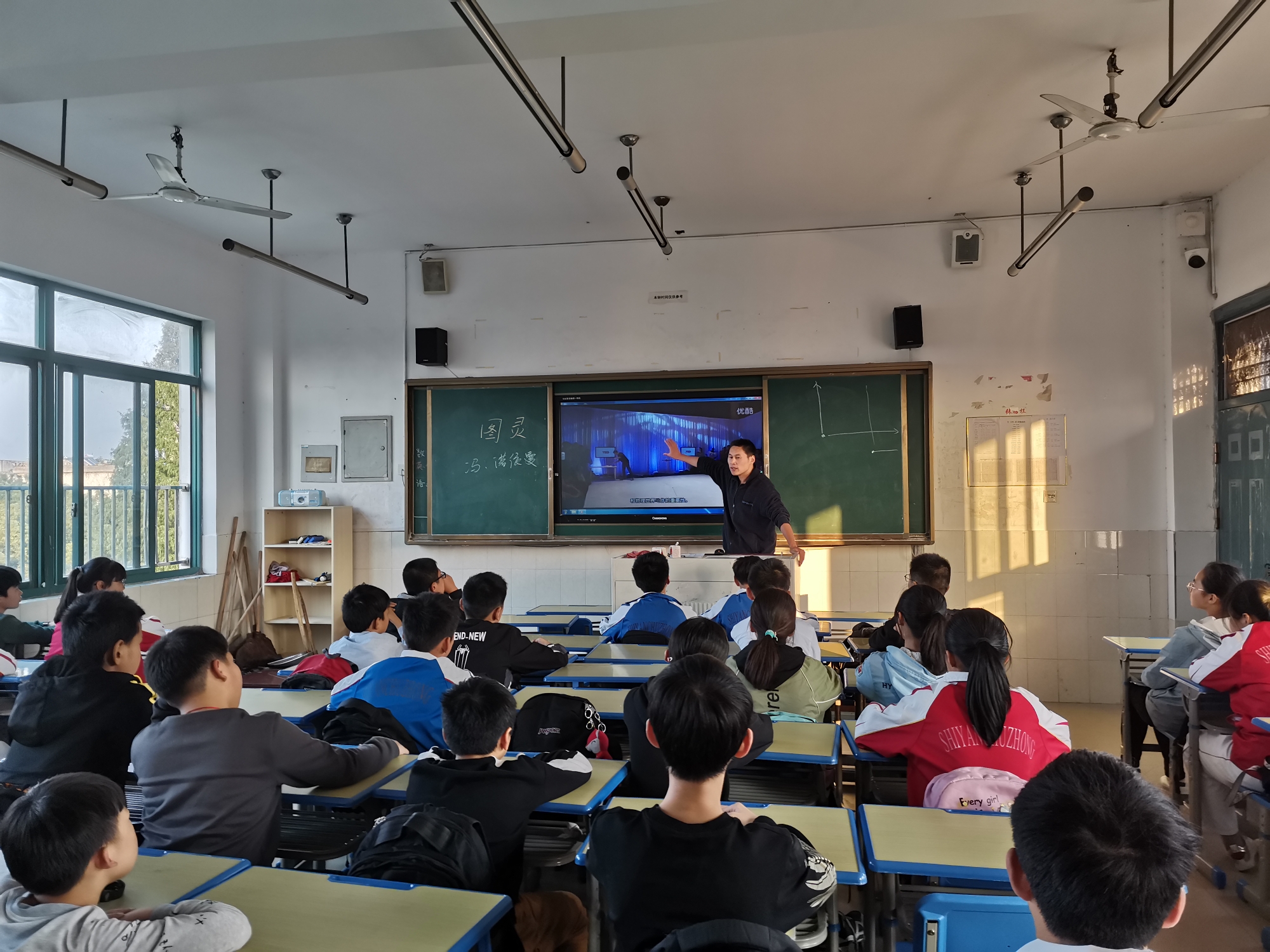 硕果金秋桂香浓 我校社团气象新——庐江中学实验初中社团活动拉开