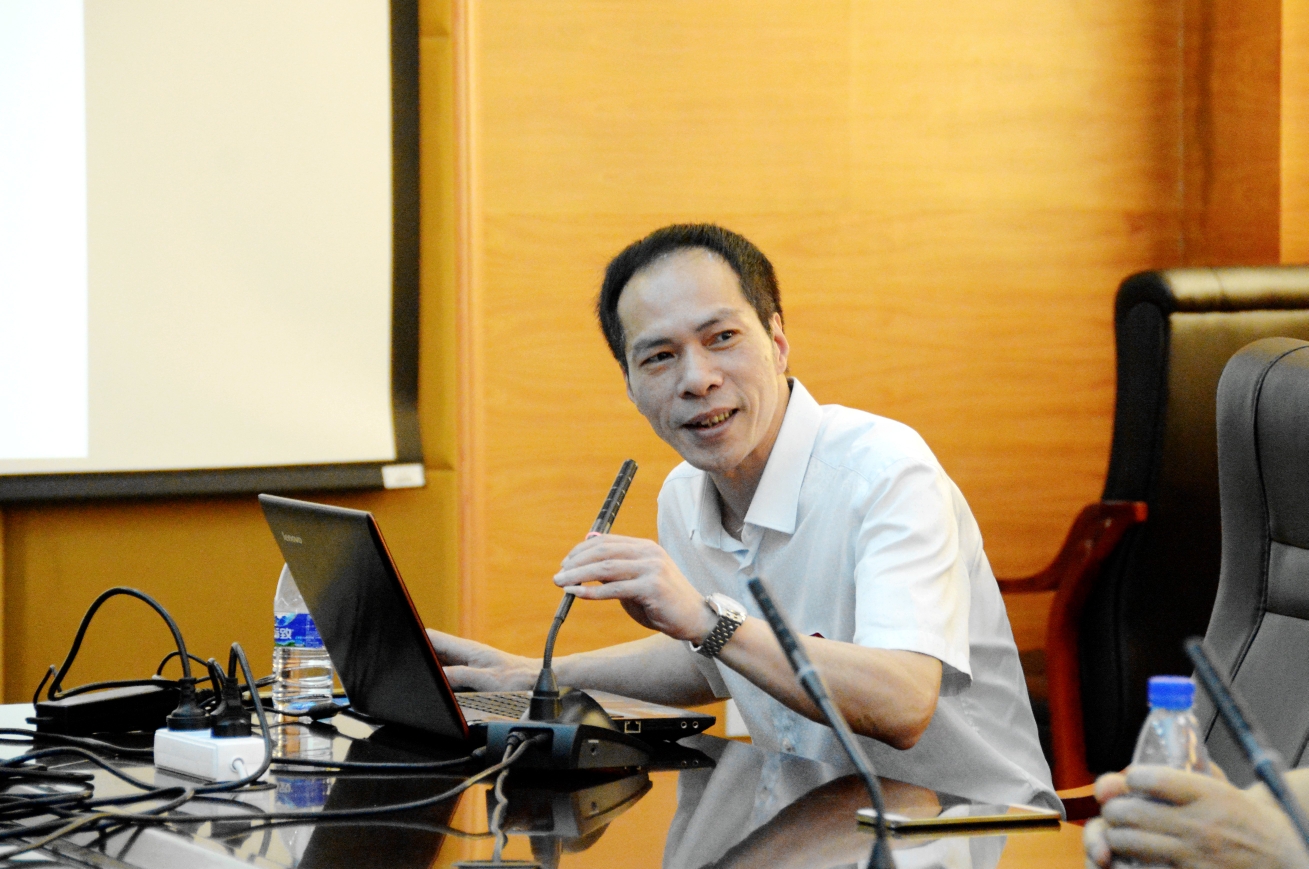 尊敬的班主任,敬爱的郑庆升老师,在座谈时深情地说道:"这一生