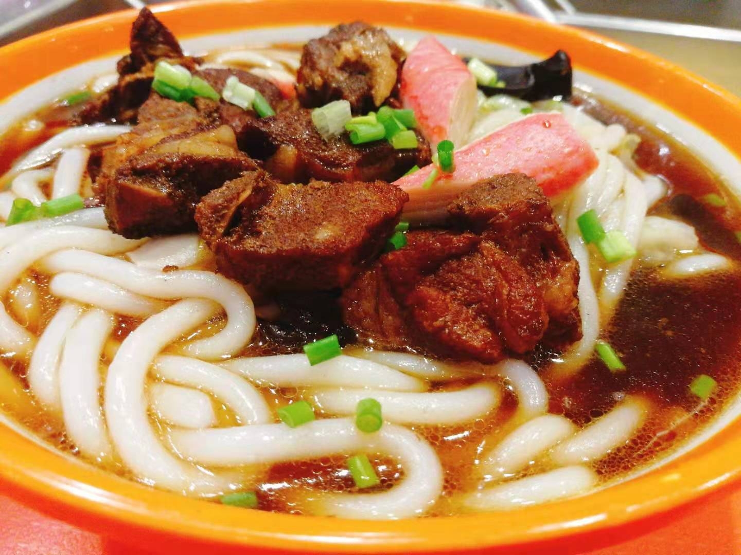 排骨米线 制作人:张聪聪