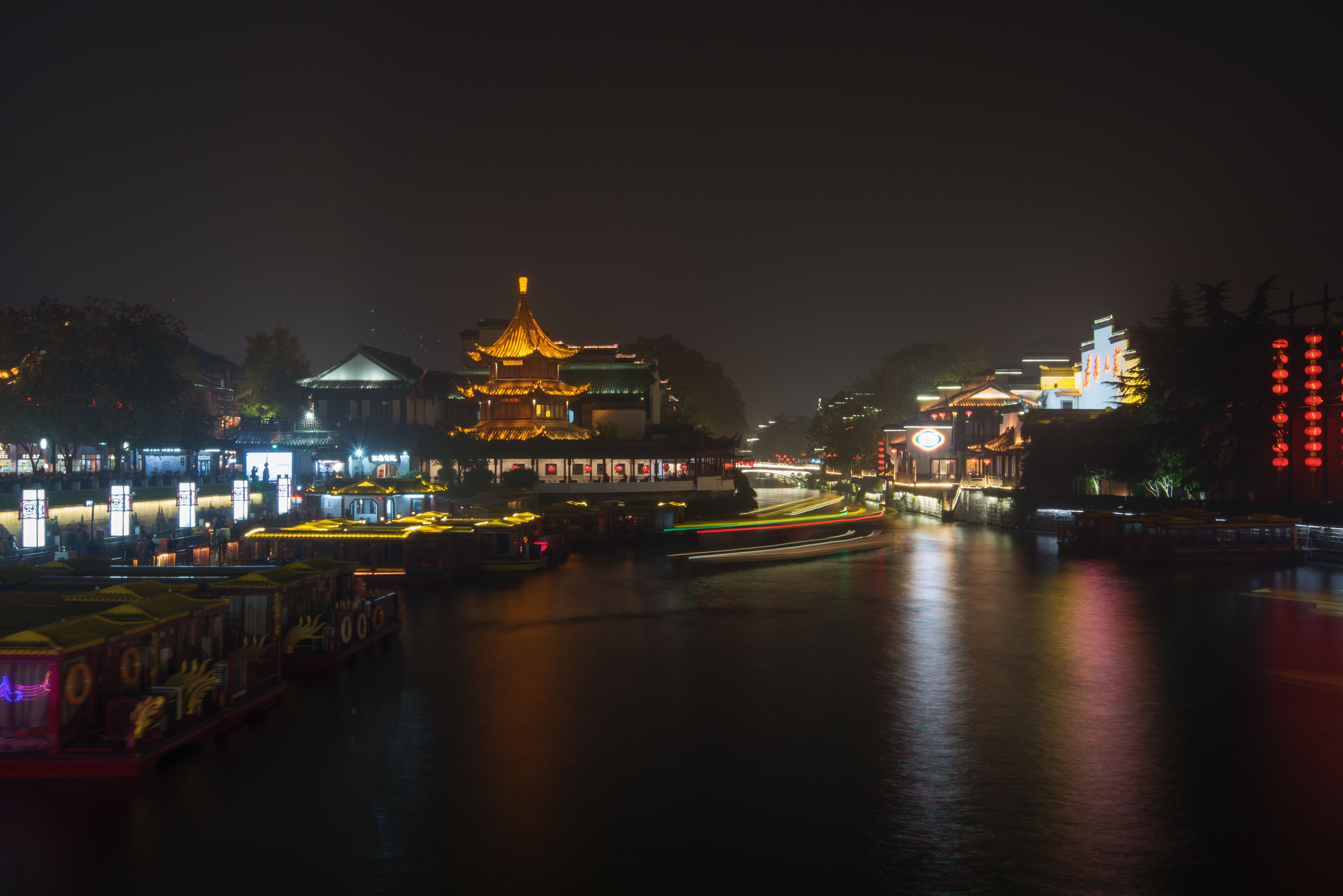 秦淮河畔夜景图片