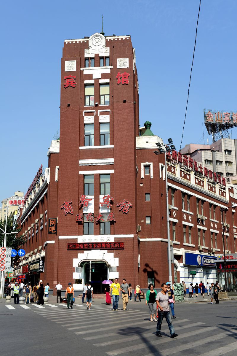 沈阳火车站对过三座老建筑