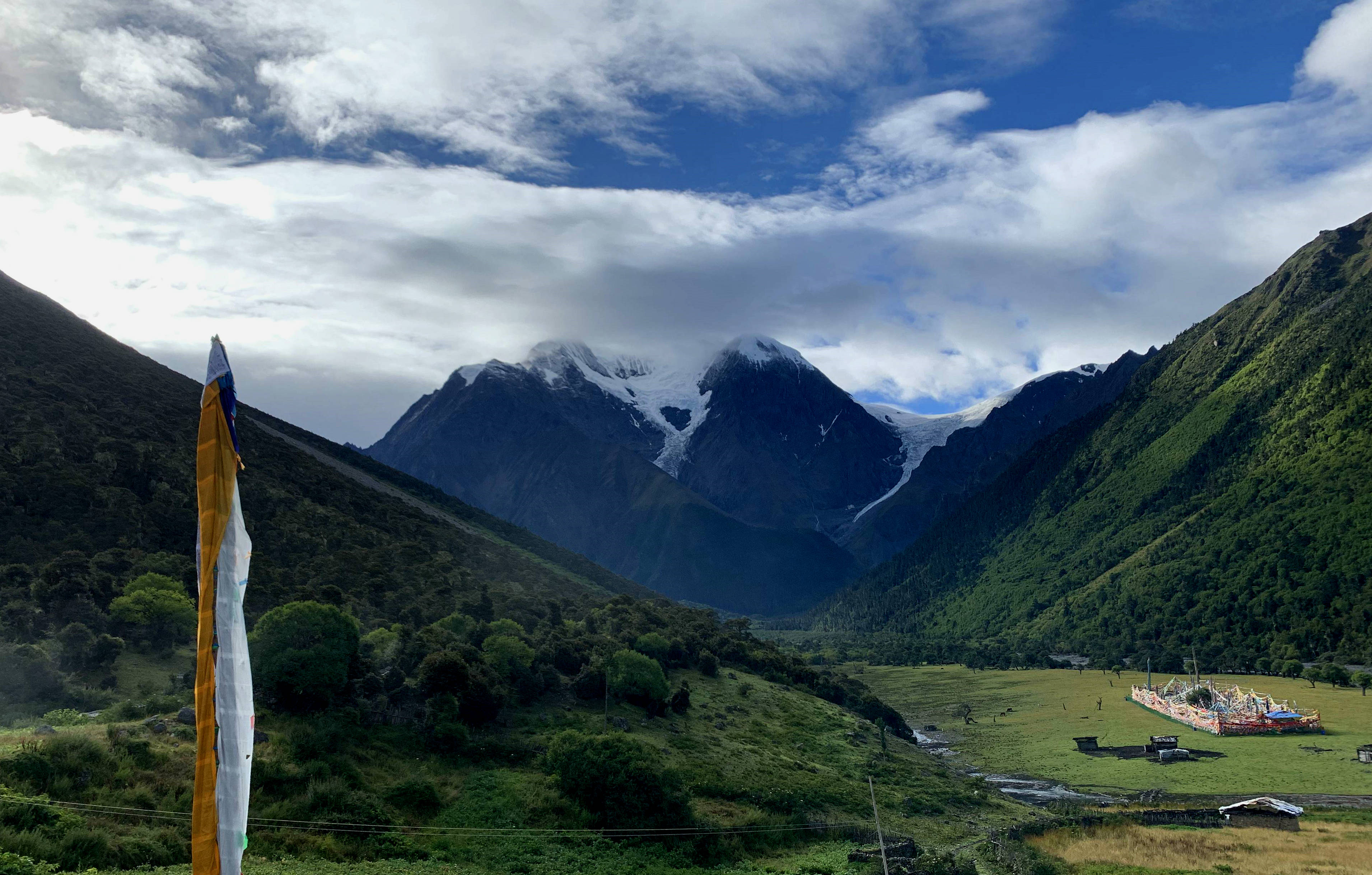 探访梅里雪山下最美藏族村落甲应村