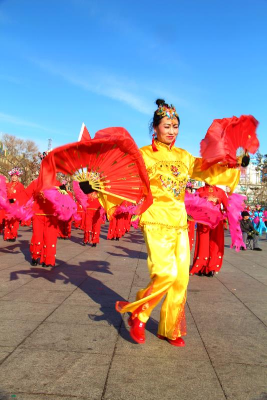 靓丽秧歌舞,创新醉锦城