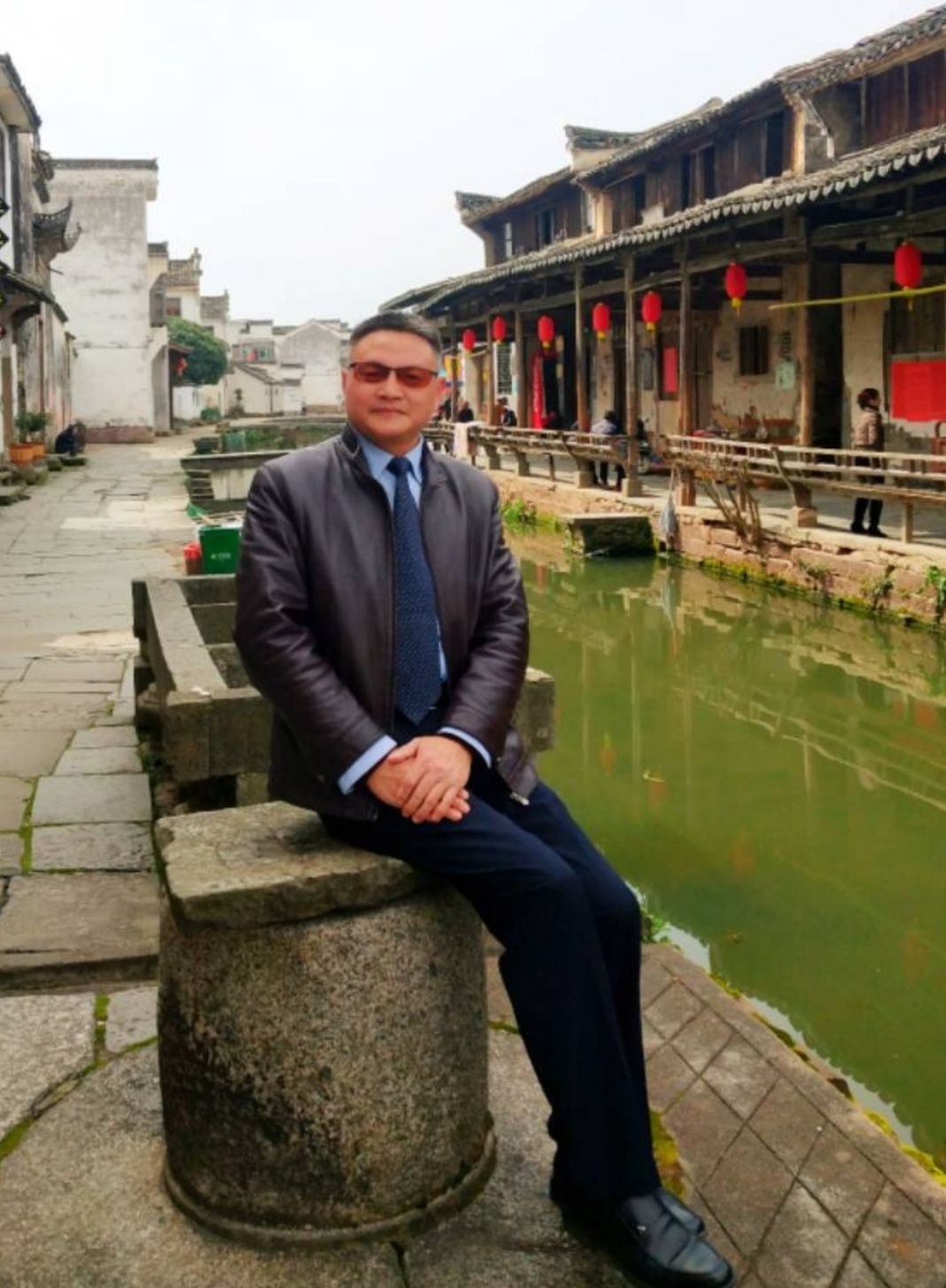 供职于国家电网江西景德镇供电公司.