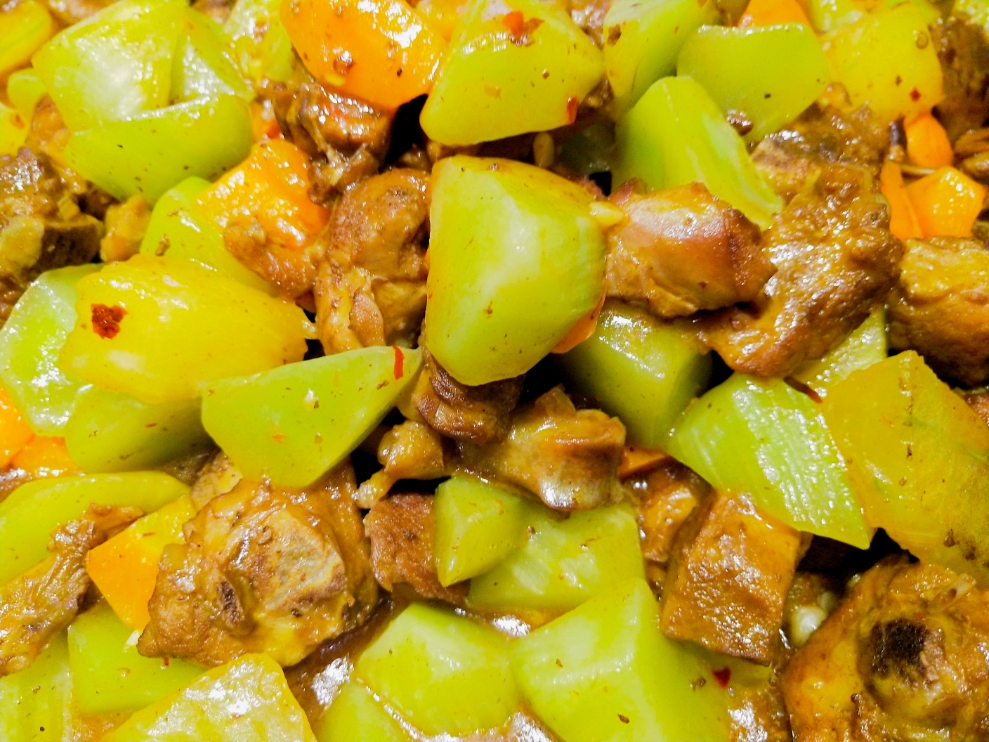 青笋烧鸭块 制作人:张新泽